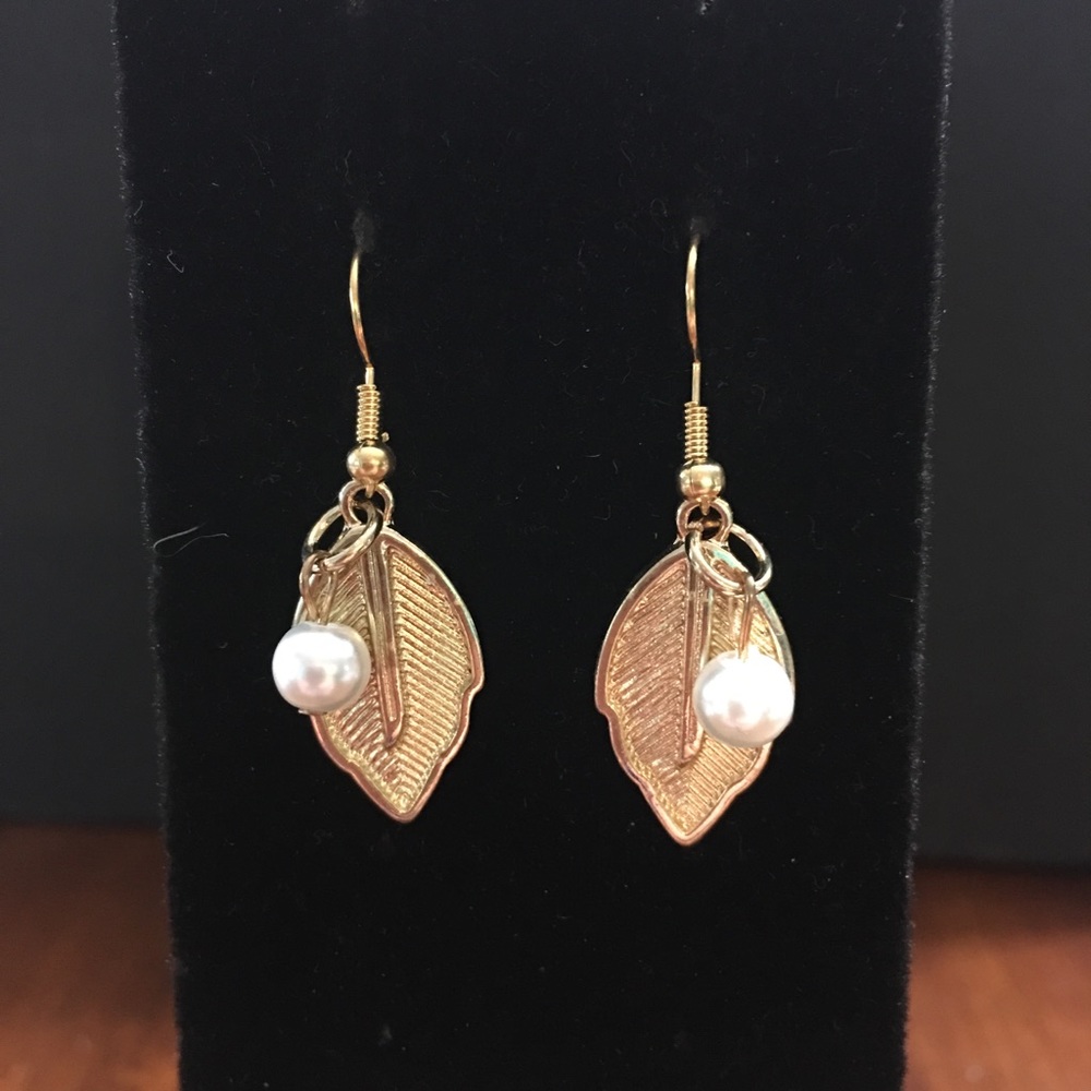 Gold Leaf with Dangle Pearl Earrings
